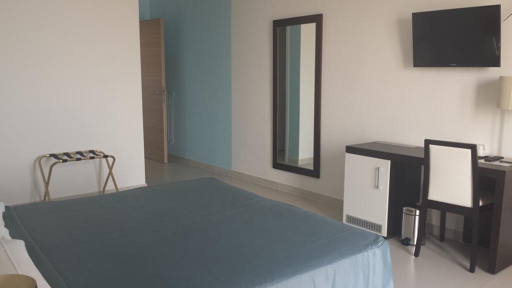 Buddi Hotel Платамона Екстериор снимка