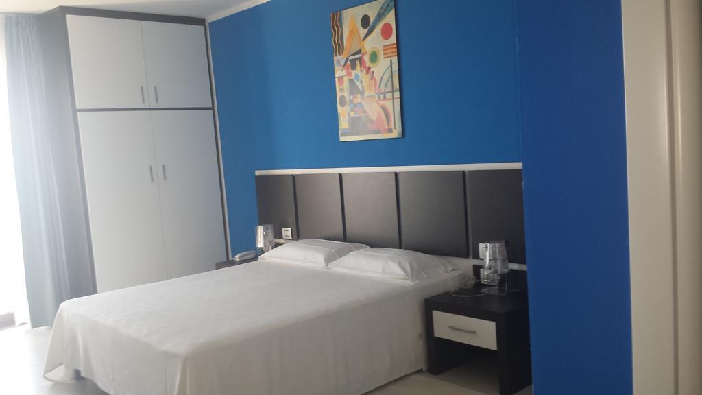 Buddi Hotel Платамона Екстериор снимка