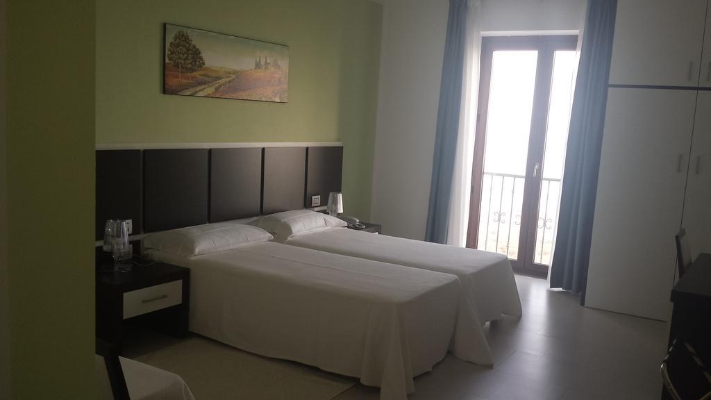 Buddi Hotel Платамона Стая снимка