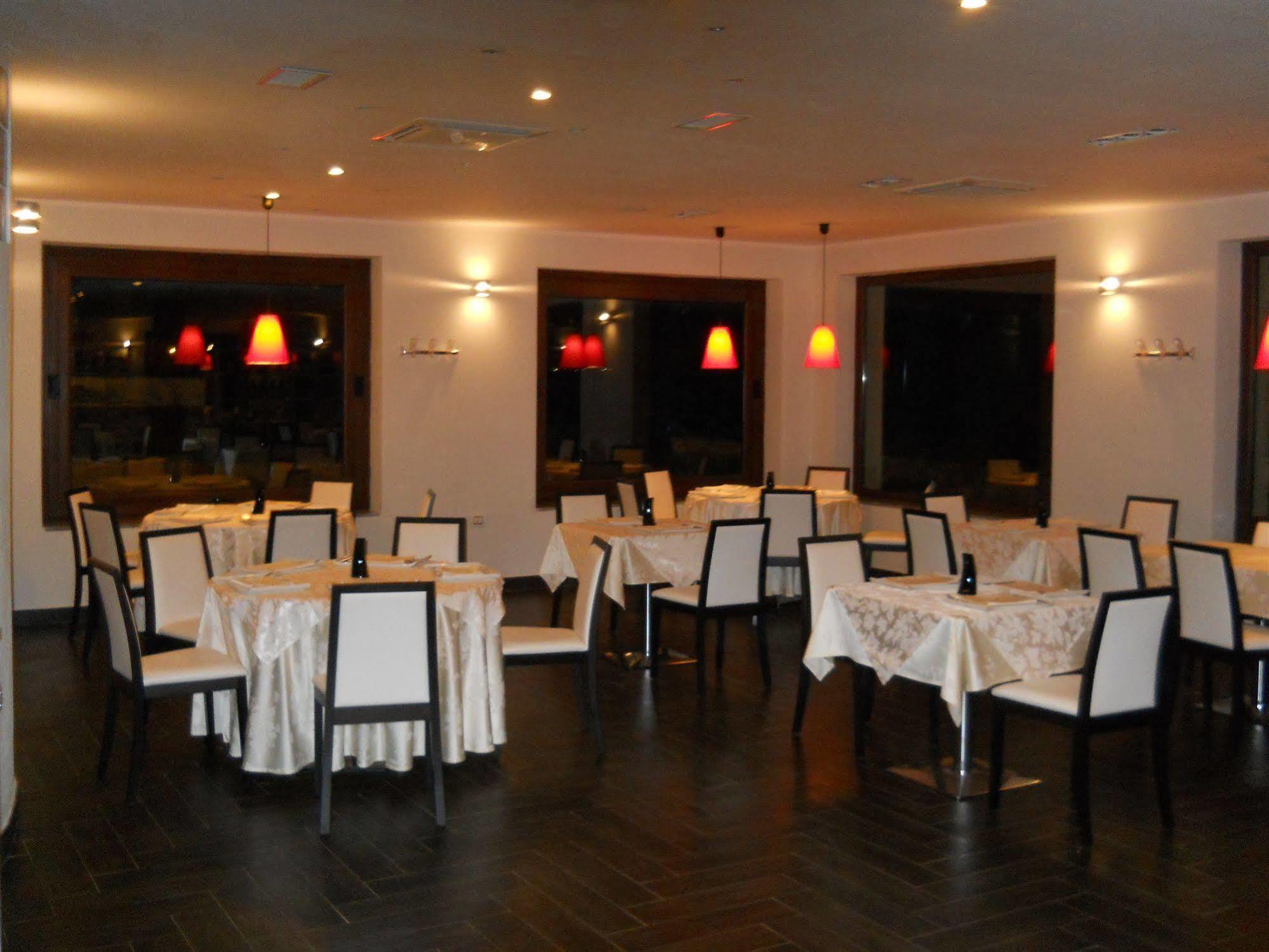 Buddi Hotel Платамона Екстериор снимка
