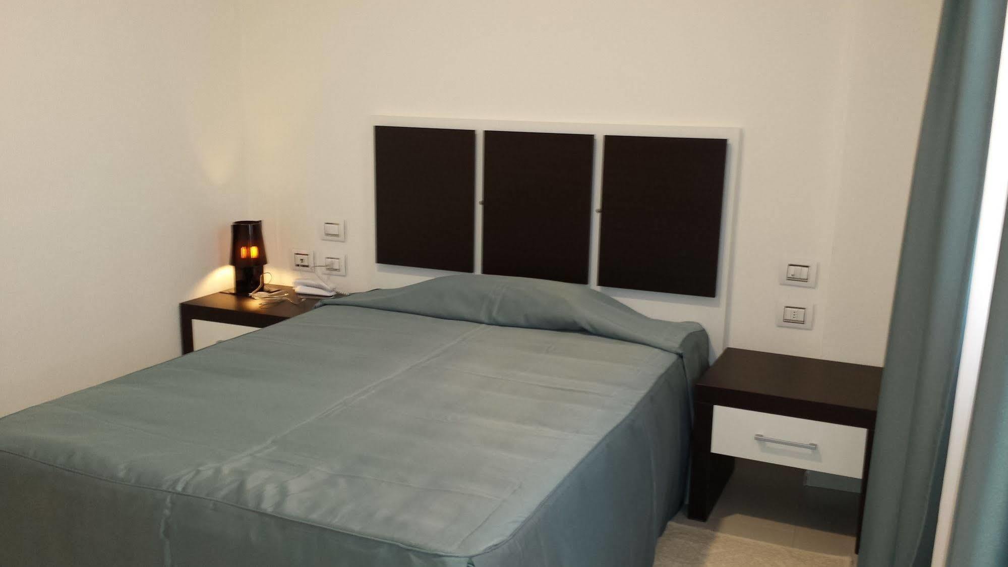 Buddi Hotel Платамона Екстериор снимка