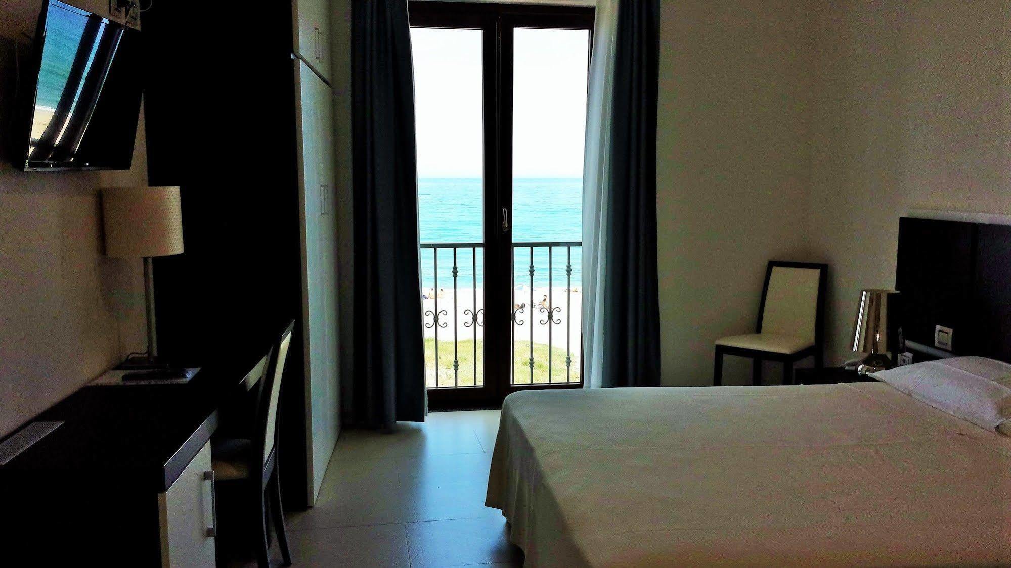 Buddi Hotel Платамона Екстериор снимка